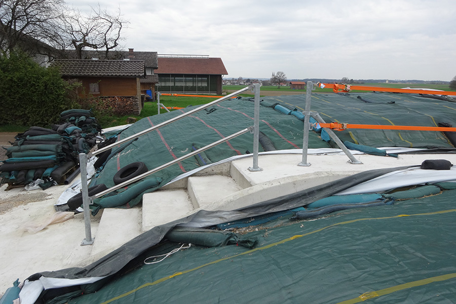 Beispiel Aufstieg Fahrsilogeländer