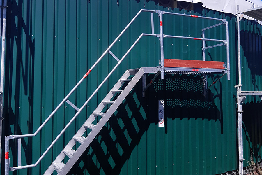 Beispiel Fahrsilogeländer Laufsteg breit