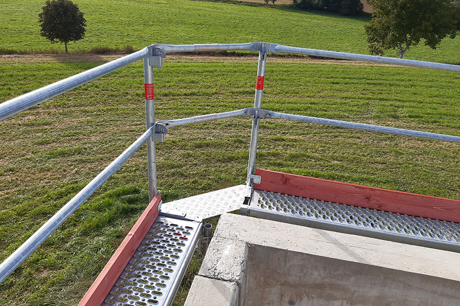 Beispiel Fahrsilogeländer Laufsteg schmal