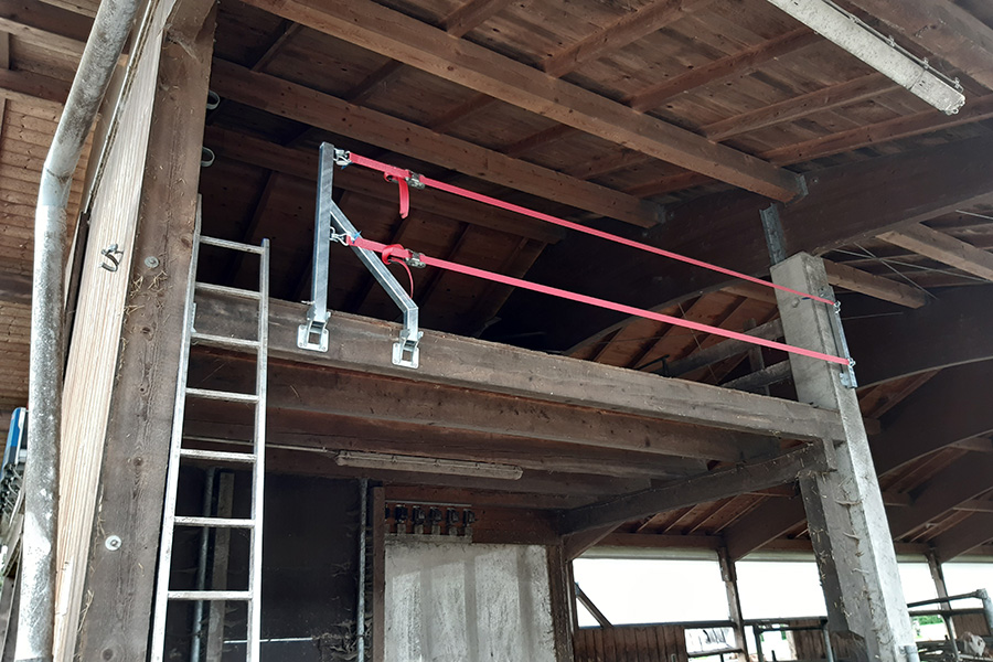 Beispiel Fahrsilogeländer schwenkbar