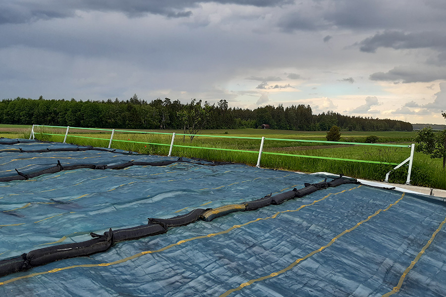 Beispiel Fahrsilogeländer schwenkbar